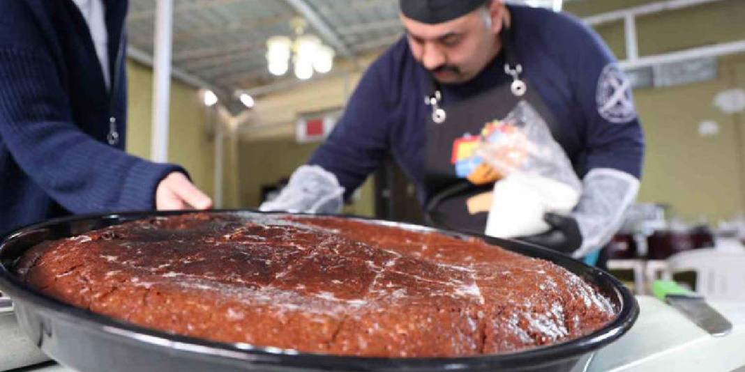 Gönüllüler ihtiyaç sahipleri için el ele verdi: Günlük 250 kişi için iftar hazırlanıyor 4